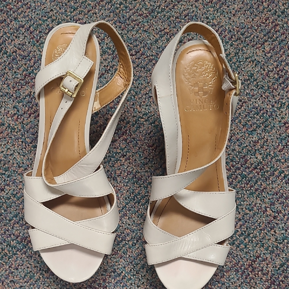 Like New Vince Camuto Ivory Wedge Strappy Sandals